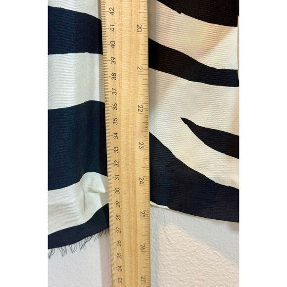 Kate Spade Catarina Zebra Print 100% Silk Ruffle Collar Tie Blouse Women's M - Picture 10 of 12